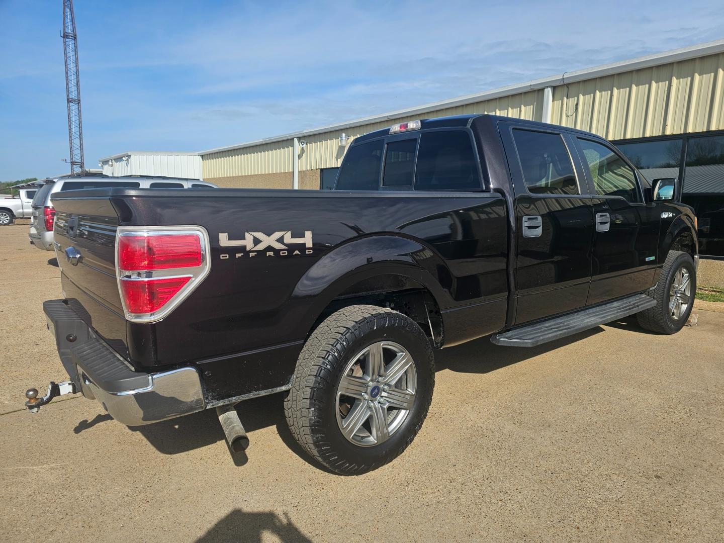 2013 BROWN Ford F-150 XLT SuperCrew 6.5-ft. Bed 4WD (1FTFW1ETXDK) with an 3.5L V6 TURBO engine, 6-Speed Automatic transmission, located at 533 S Seven Points BLVD, Seven Points, TX, 75143, (430) 255-4030, 32.313999, -96.209351 - Photo#2